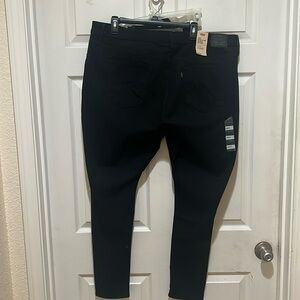 Women’s New with tag, size 24W, Levi’s 720 high-rise super skinny jeans, black